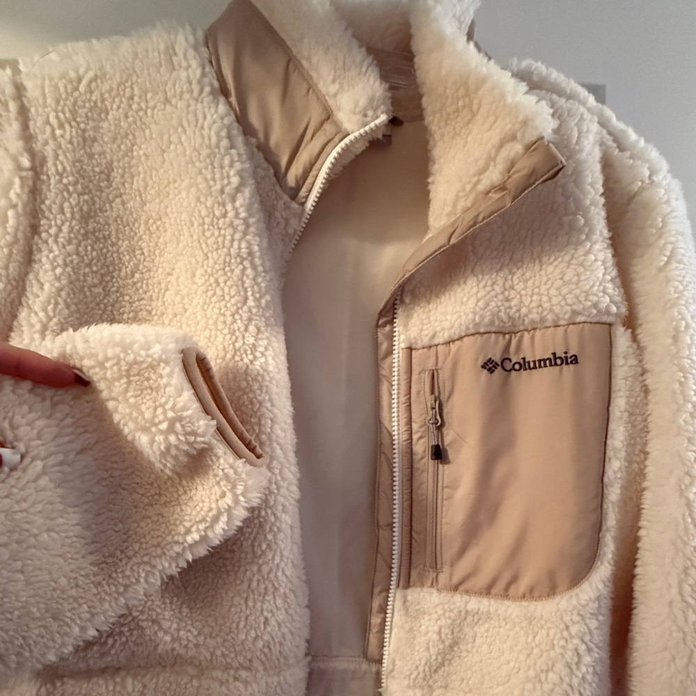 Columbia Cream Sherpa Jacket - Picture 4 of 7